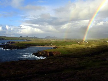 Regenbogen ve Irlands Kueste