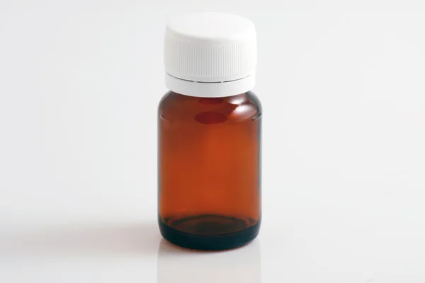 Medicamento frasco e comprimidos — Fotografia de Stock