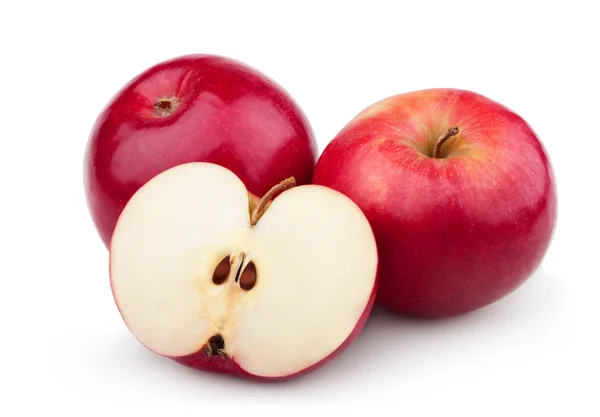 Iki olgun Kırmızı elma ve elma yarısı — Stok fotoğraf