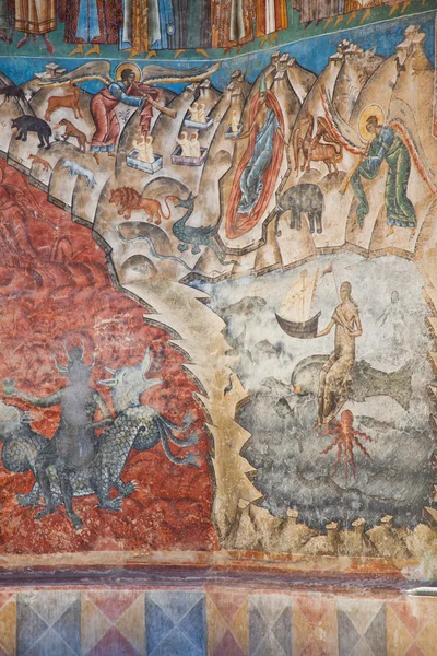 详细的 Voronet 在最后判决壁画绘在罗马尼亚修道院 — 图库照片