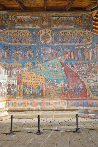 最后的审判 Voronet 与壁画绘修道院 也称为东部 罗马尼亚的西斯廷教堂 — 图库照片