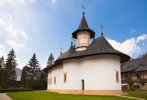Vista Horizontal Del Exterior Antigua Iglesia Monasterio Sihastria Rumania — Foto de Stock