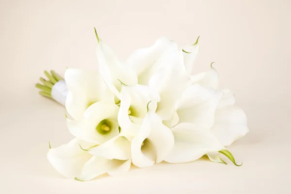 Bridal Bouquet White Feces Table — Stock Photo, Image