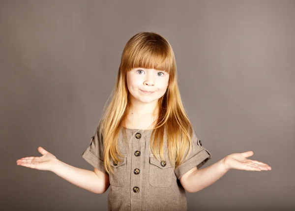 Simple Little Girl Spreading Her Arms Side — Stock Photo, Image