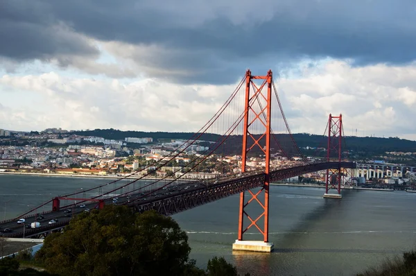 Γέφυρα Πορτογαλία στις 25 Απριλίου — Φωτογραφία Αρχείου
