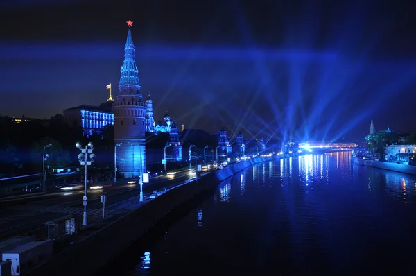 Kreml nábřeží v noci, Moskva, Rusko. — Stock fotografie