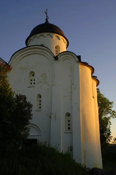 Iglesia de San Jorge en la fortaleza de Ladoga . — Foto de Stock