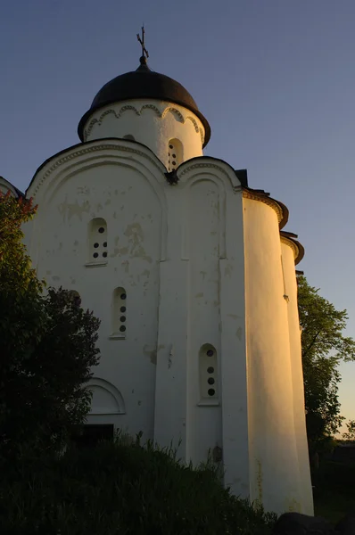 Iglesia de San Jorge en la fortaleza de Ladoga . —  Fotos de Stock