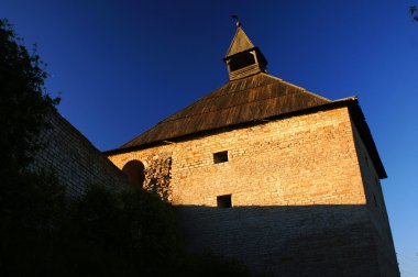 bir şafak vakti staraya ladoga Kalesi.