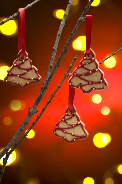 트리 장식으로 크리스마스 쿠키 — 스톡 사진