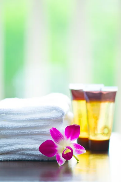 Ingredientes de spa y flores de orquídea — Foto de Stock