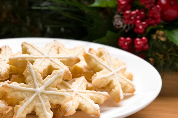 Zdobione ciasteczka świąteczne kształt gwiazdy — Zdjęcie stockowe