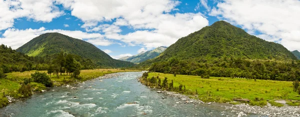 Панорама реки — стоковое фото