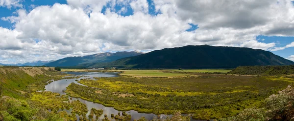 Panorama de Waiau zona húmida do rio Nova Zelândia do Sul — Fotografia de Stock