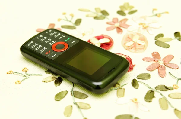 Renk Kumaş Üzerine Bütçe Cep Telefonu — Stok fotoğraf