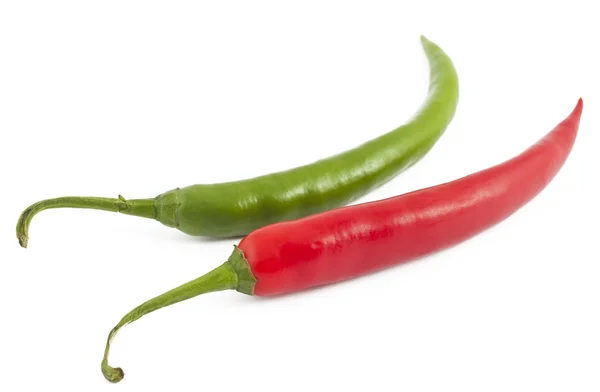 Rode en groene chilipepers — Stockfoto