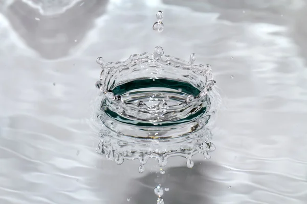 抽象和不寻常的水滴 — 图库照片