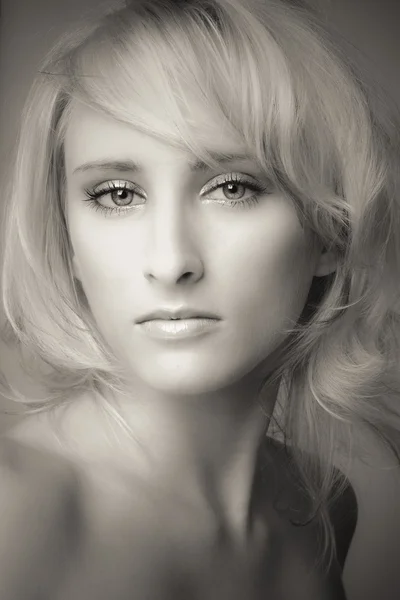 Portret blond — Zdjęcie stockowe