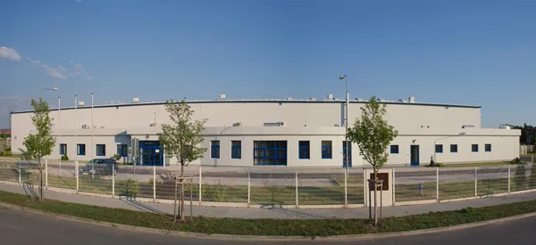 Здание фабрики — стоковое фото