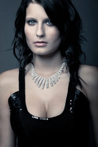 Attractive Beautiful Luxury Dark Girl Silver Jewel — Stock Photo, Image