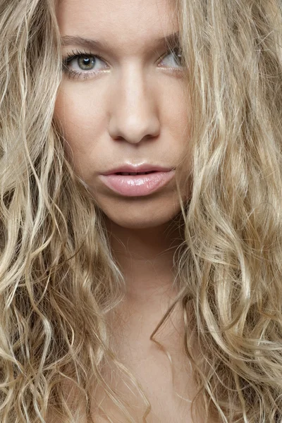 Sensuele blond meisje portret — Stockfoto