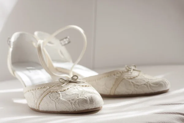Casamento sapatos de noiva — Fotografia de Stock