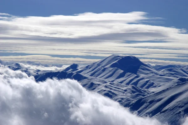Karlı dağ zirvesi — Stok fotoğraf