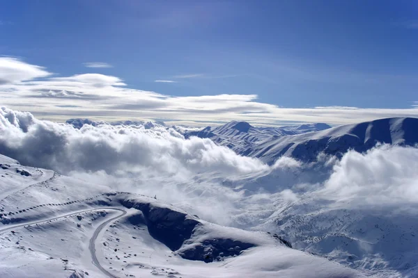눈덮인 산봉우리 스톡 이미지