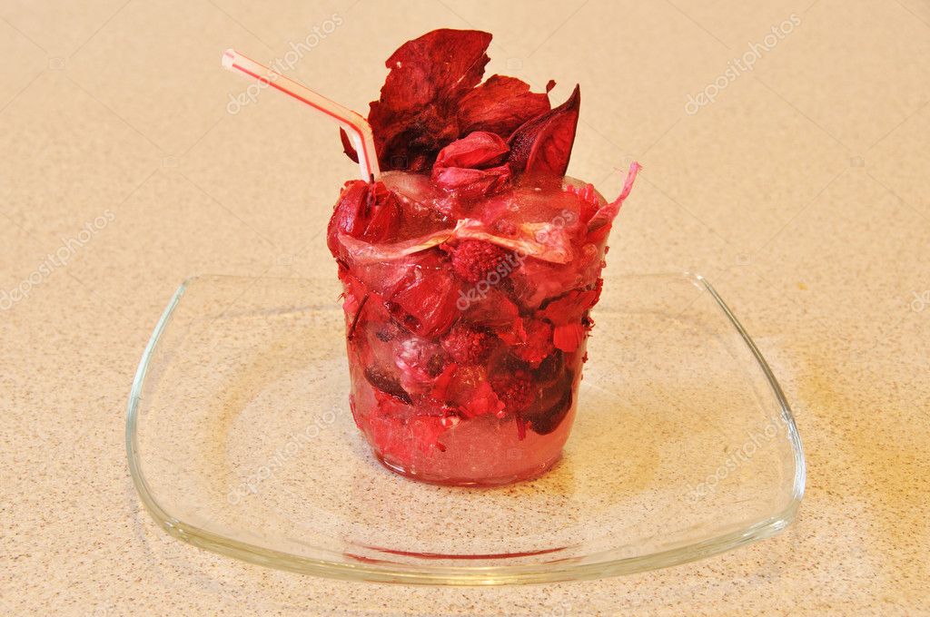 Bibita ghiacciata alla rosa — Stock Photo © Daturra76 4220355