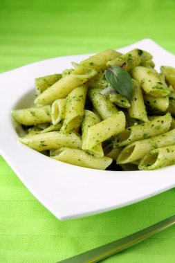 pesto soslu makarna