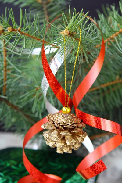 Noel süslemeli Noel ağacı — Stok fotoğraf