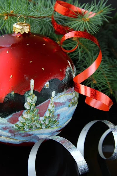 Julgran med julpynt — Stockfoto