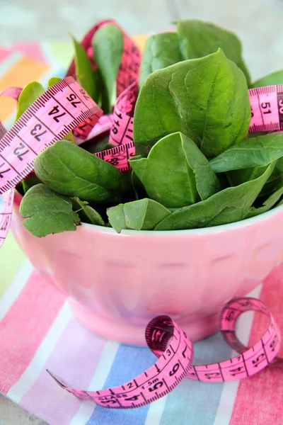Spinach diet measuring tape — Stock Photo, Image