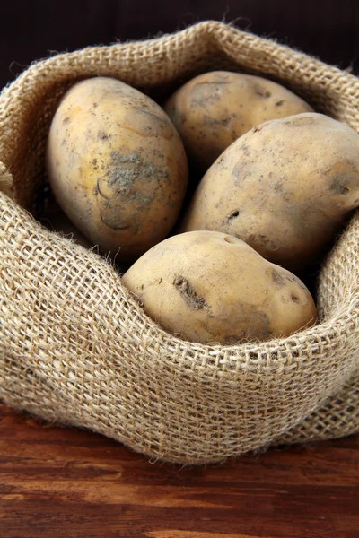 Bag of organic potatoes — Stock Photo, Image