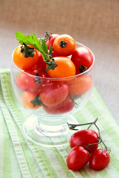 Färska tomater körsbär — Stockfoto