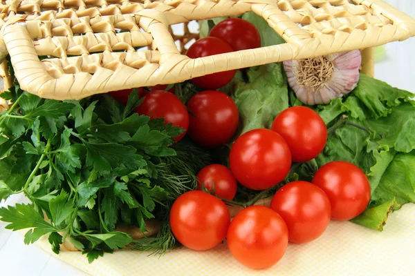 Cherry tomatoes garlic and herbs — Stock Photo, Image