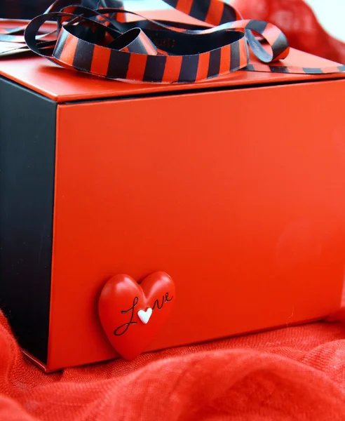 Caixa Vermelha Com Presente Presente Dia Valentim Coração Vermelho — Fotografia de Stock