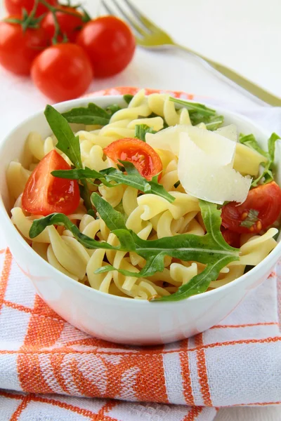 Pasta Salad Tomatoes Arugula Italian Style — Stock Photo, Image