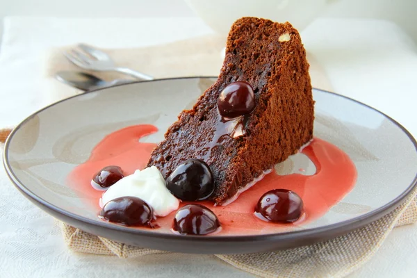 Schokoladenkuchen Mit Zuckerguss — Stockfoto