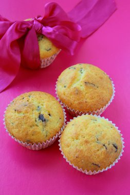 pembe topkek doğum günü sürprizi