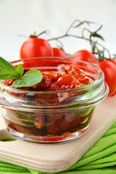 Italienska solen torkade tomater i olivolja — Stockfoto