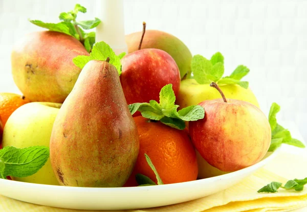 Fresh fruit apples pears tangerines — Stock Photo, Image