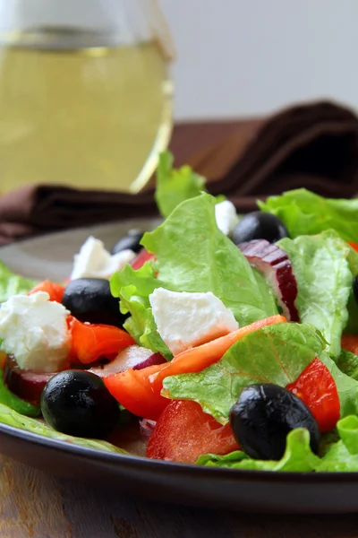 Görög saláta feta sajt, olajbogyó, bors — Stock Fotó