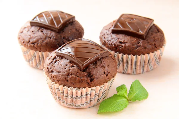 Chocolate cupcake with chocolate decoration — Stock Photo, Image