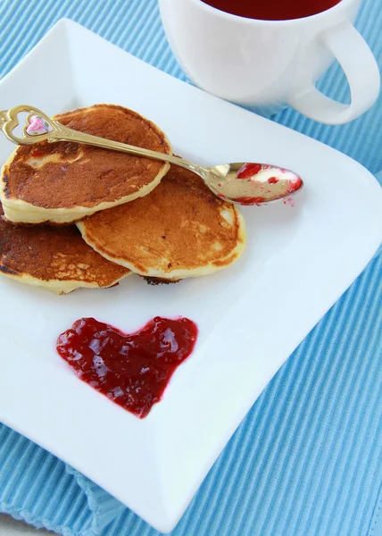 Breakfast concept pancakes with jam — Stock Photo, Image