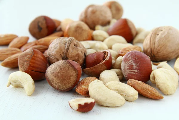 Mix nuts, hazelnuts, almonds, cashews and walnuts — Stock Photo, Image