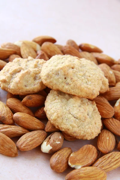 Amaretti macaroons on almond — Stock Photo, Image