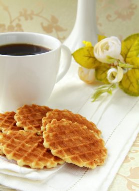 fincan sade kahve ve Belçika waffle