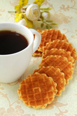 fincan sade kahve ve Belçika waffle