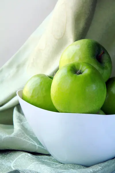세련 된 할머니 스미스 사과 — 스톡 사진